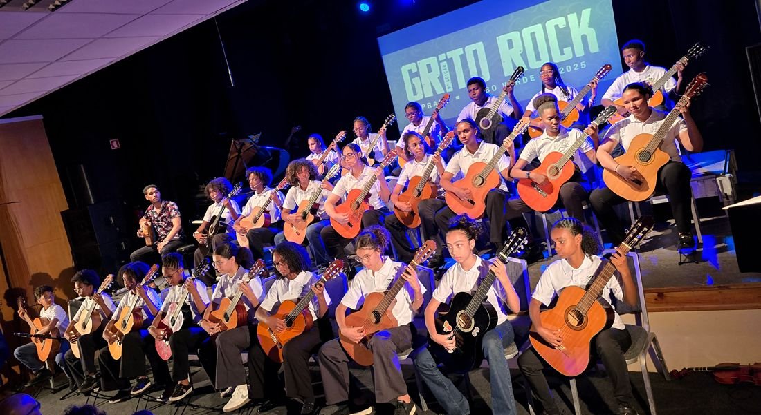 "Grito Cordas" encanta público na abertura do Grito Rock Praia 2025