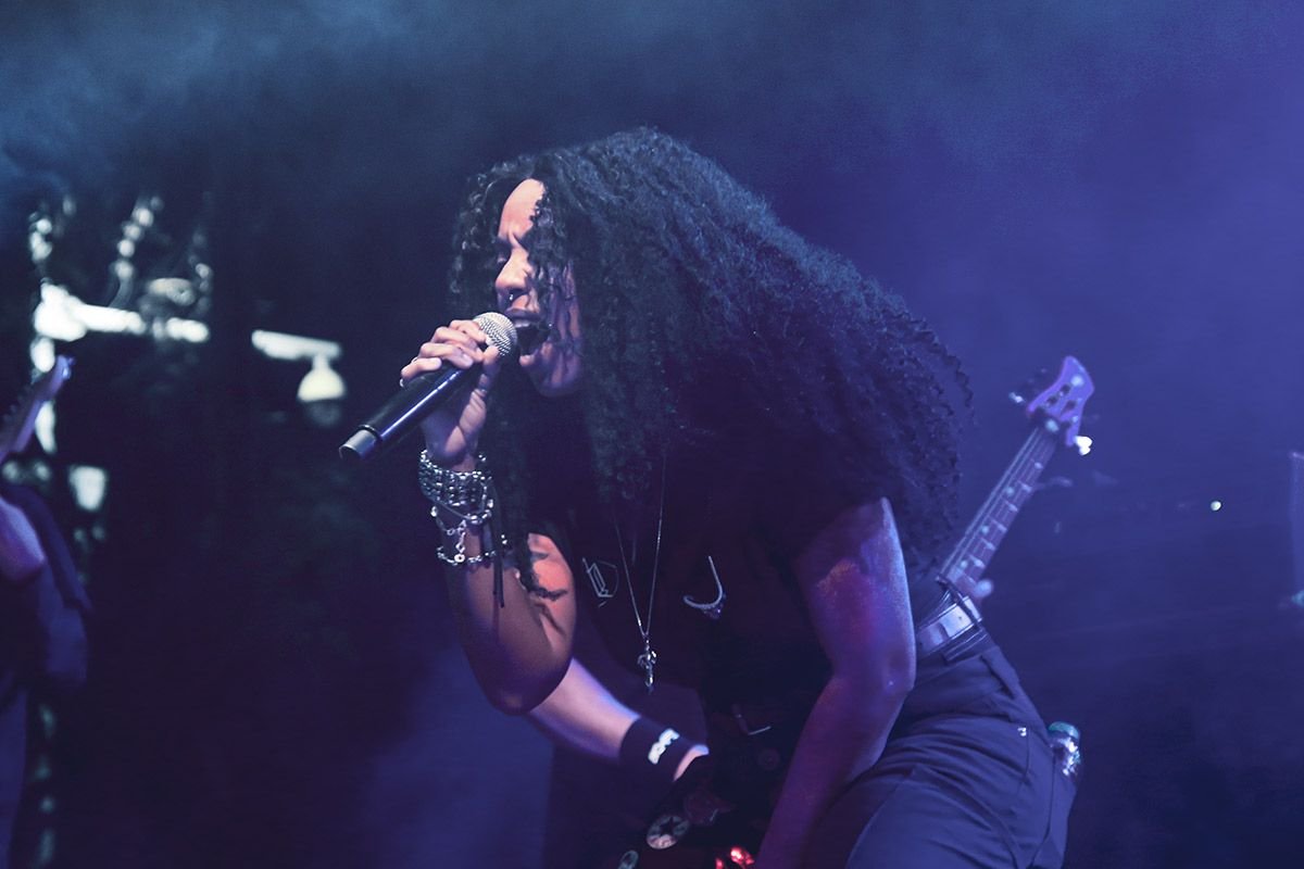 Sams Semedo: a nova faceta de uma maquiadora em vocalista de metal